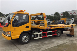 香格里拉哪里有拖车服务